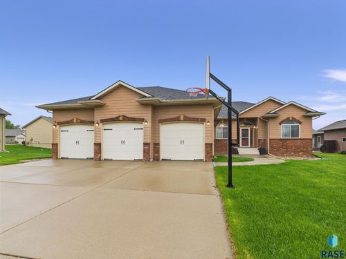 8113 S Copper Ridge Rd, Sioux Falls, SD, 57108-6250 | Card Image