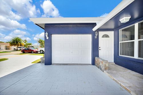 11600 Nw 30th Pl, Sunrise, FL, 33323-1621 | Card Image