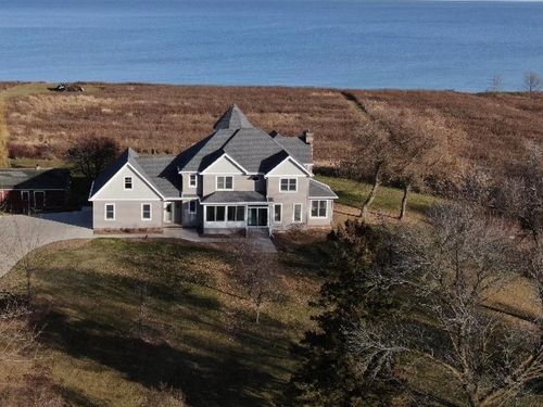 17707 Lakeshore Road, Two Creeks, WI, 54241 | Card Image