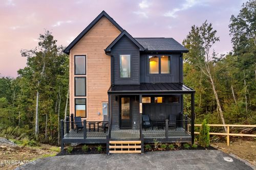 520 New Venture Way, Sevierville, TN, 37876 | Card Image