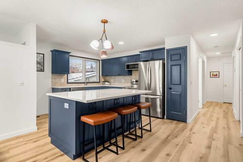 13127 Lake Crimson Dr Se, Calgary, AB, T2J3K3 | Card Image