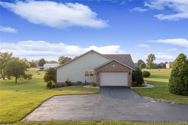 302 Saddleback Dr, Home with 3 bedrooms, 2 bathrooms and null parking in Charlestown IN | Image 51