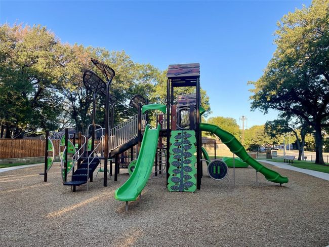 2814 Tumbleweed Trl, House other with 3 bedrooms, 2 bathrooms and null parking in Grapevine TX | Image 17