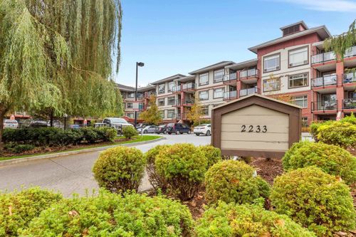 407 - 2233 Mckenzie Road, Condo with 1 bedrooms, 1 bathrooms and 2 parking in Abbotsford BC | Card Image
