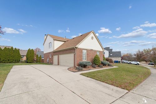 42264 Chase Dr, Canton, MI, 48188-5211 | Card Image
