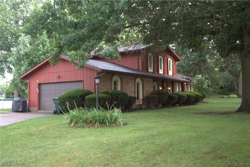 11650 Streamview Avenue Nw, Uniontown, OH, 44685 | Card Image