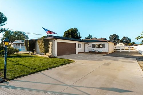 527 River Dr, Norco, CA, 92860-1693 | Card Image