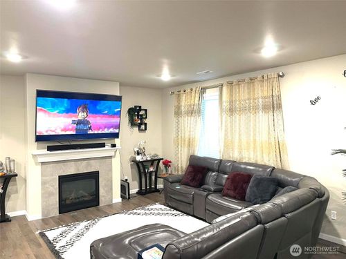 20511 Se 256th St, Covington, WA, 98042-6202 | Card Image