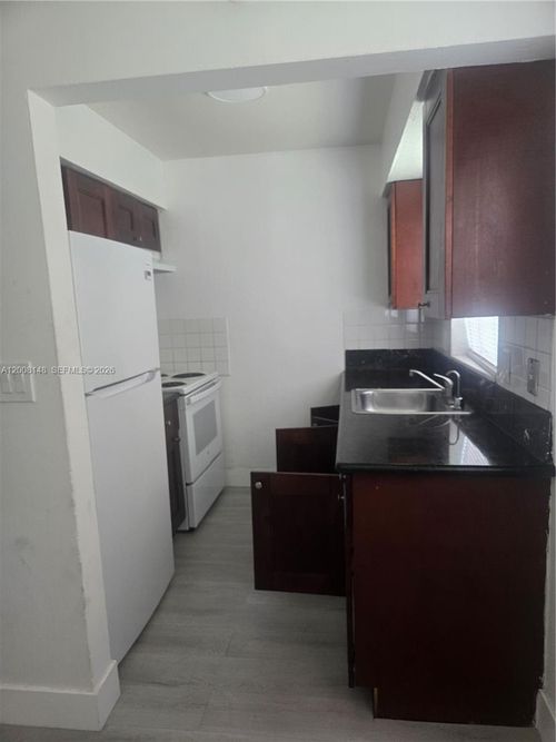 3-4090 Nw 31st Ter, Lauderdale Lakes, FL, 33309-4962 | Card Image