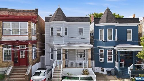 813 20th Street, Union City, NJ, 07087 | Card Image