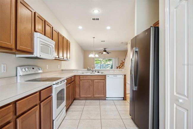 31215 Flannery Ct, Townhouse with 2 bedrooms, 3 bathrooms and null parking in WESLEY CHAPEL FL | Image 5