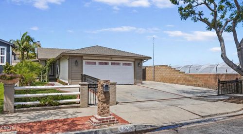 2221 Gershwin Pl, Oxnard, CA, 93033-4034 | Card Image