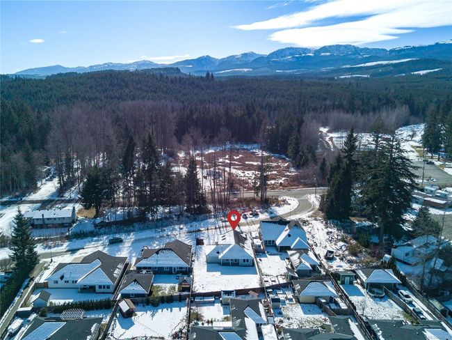 2876 Carlisle Lane, House other with 3 bedrooms, 2 bathrooms and 4 parking in Cumberland BC | Image 46
