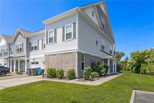 300 Sikeston Ln, Chesapeake, VA, 23322-7658 | Card Image
