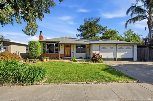 1923 Will Scarlet Ln, Santa Rosa, CA, 95405-4664 | Card Image