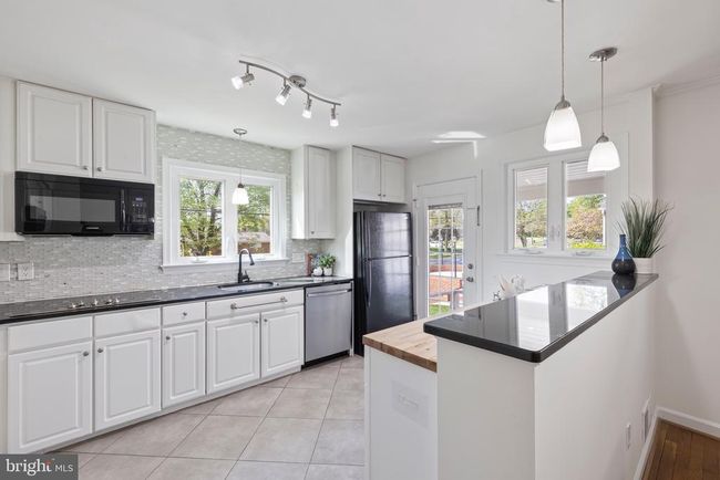9821 Singleton Dr, House other with 5 bedrooms, 4 bathrooms and null parking in BETHESDA MD | Image 8