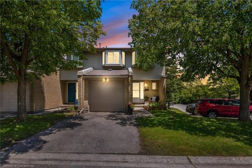 17-29 Paulander Dr, Kitchener, ON, N2M5L2 | Card Image