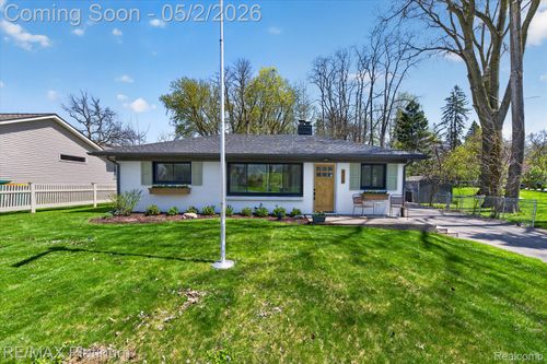 420 N East St, Brighton, MI, 48116-1110 | Card Image