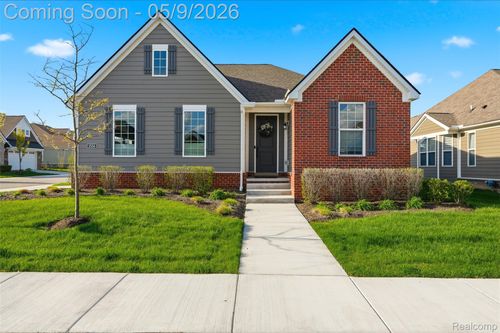 2556 Rosemond Ln, Rochester Hills, MI, 48309-1485 | Card Image