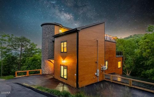 1253 Bavarian Way, Gatlinburg, TN, 37738 | Card Image