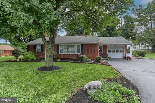 3 Pfautz Ave, LITITZ, PA, 17543-8755 | Card Image