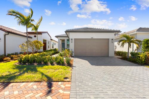 199 Se Via Sangro, Port St. Lucie, FL, 34952-6261 | Card Image