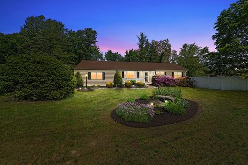 1 Redgate Ln, Holden, MA, 01520-1571 | Card Image