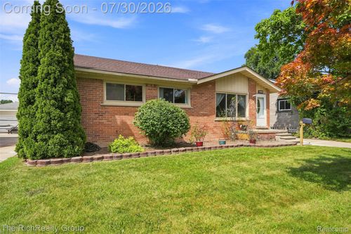 32150 Grandview Ave, Westland, MI, 48186-8960 | Card Image