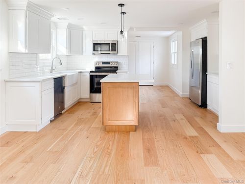 134 Hallock Rd, Lake Grove, NY, 11755-1404 | Card Image