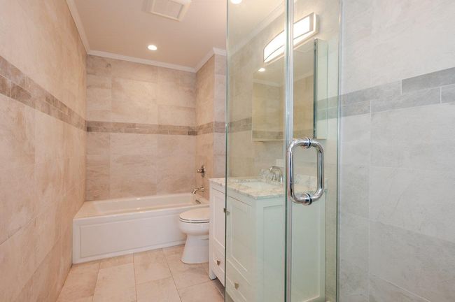 APT-204 - 661 W Broadway, Condo with 3 bedrooms, 2 bathrooms and null parking in Long Beach NY | Image 16