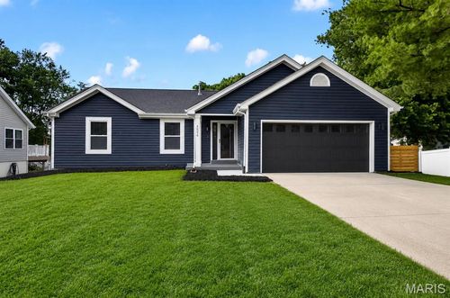 4594 Clearbrook Dr, Saint Charles, MO, 63304-8721 | Card Image