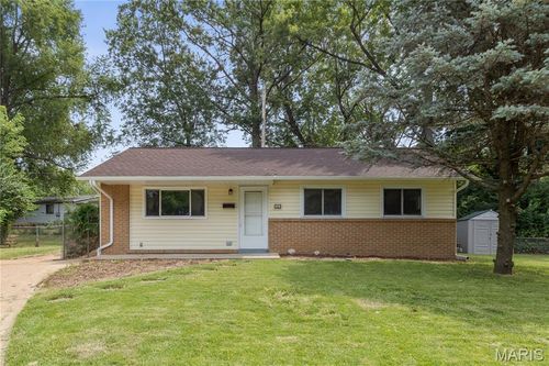 7040 Clover Ln, Hazelwood, MO, 63042-3008 | Card Image
