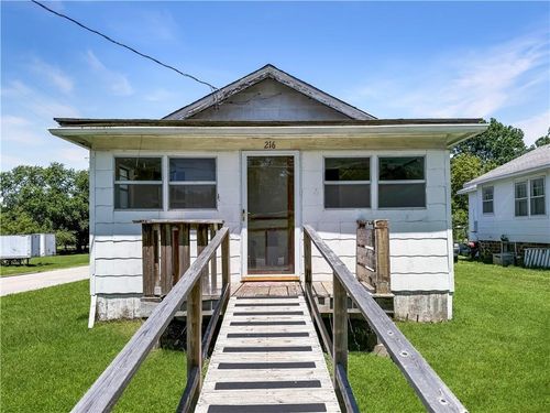 216 W 22nd St, Higginsville, MO, 64037-1624 | Card Image
