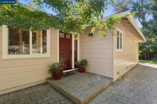 11 Altamount Dr, Orinda, CA, 94563-4103 | Card Image