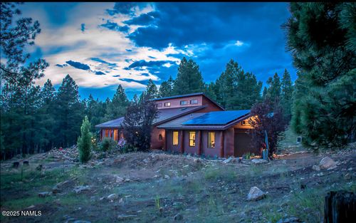 3148 Pioneer Trl, Flagstaff, AZ, 86005-5016 | Card Image