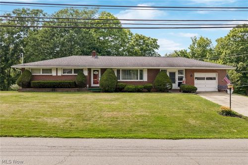 711 27th St Nw, Massillon, OH, 44647-5147 | Card Image