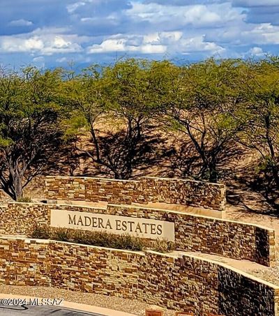 Madera Estates Entrance Mounument | Image 1