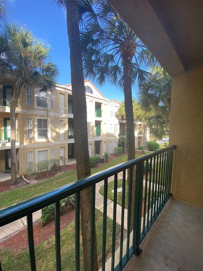 APT-423 - 949 Riverside Dr, Condo with 1 bedrooms, 1 bathrooms and null parking in Coral Springs FL | Image 8