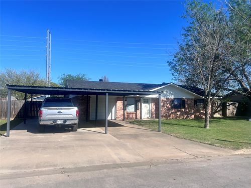 113 Candlestick Dr, Graham, TX, 76450-2330 | Card Image