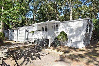 229-70 Montauk Highway, House other with 3 bedrooms, 1 bathrooms and null parking in Hampton Bays NY | Image 1