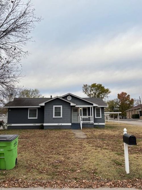 201 S 5th St, Okemah, OK, 74859-3808 | Card Image
