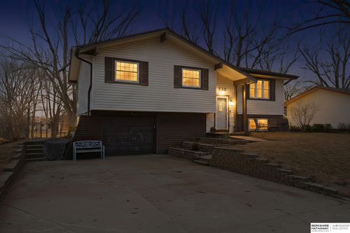 713 N 12th St, Blair, NE, 68008-1303 | Card Image