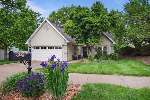401 N Village Cir, Columbia, MO, 65203-5667 | Card Image