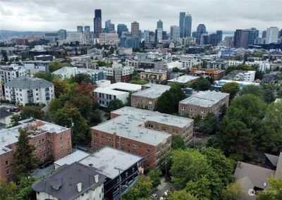 307 - 1605 E Olive Street, Condo with 1 bedrooms, 1 bathrooms and null parking in Seattle WA | Image 1