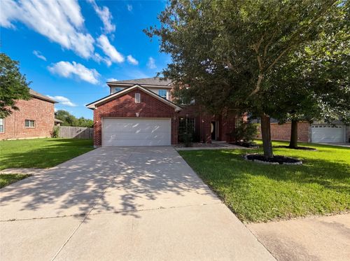 807 Yosemite Trl, Taylor, TX, 76574-7032 | Card Image