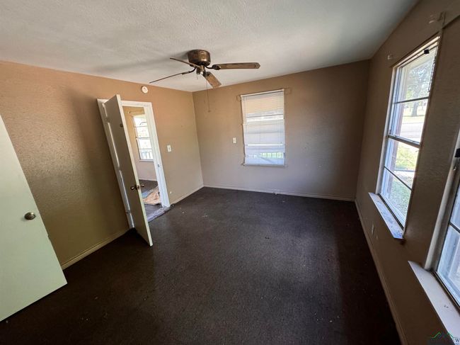 582 E Main St, House other with 2 bedrooms, 1 bathrooms and null parking in Van TX | Image 9