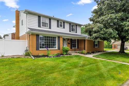 18607 Colonial Ct, Allen Park, MI, 48101-1230 | Card Image
