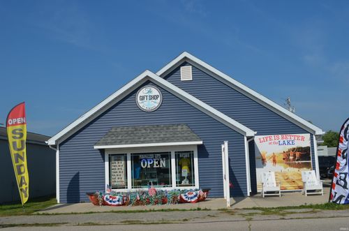 507 S Huntington St, Syracuse, IN, 46567-1814 | Card Image