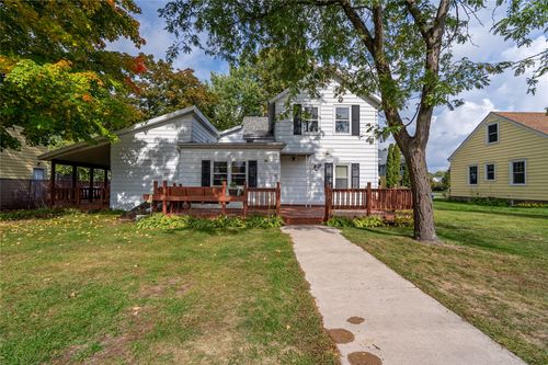 16 S Grove St, Chippewa Falls, WI, 54729-2831 | Card Image