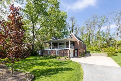 282 Mcmurray Rd, Upper St. Clair, PA, 15241-1646 | Card Image